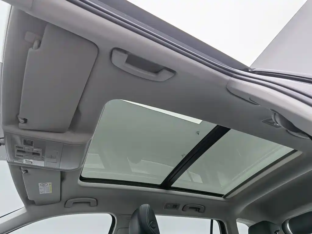 Volkswagen Tiguan L — миниатюра 14