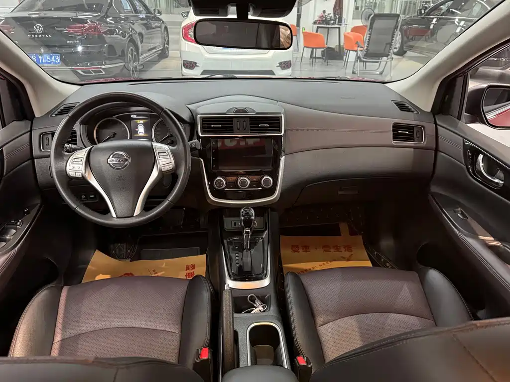 Nissan Tiida — миниатюра 8