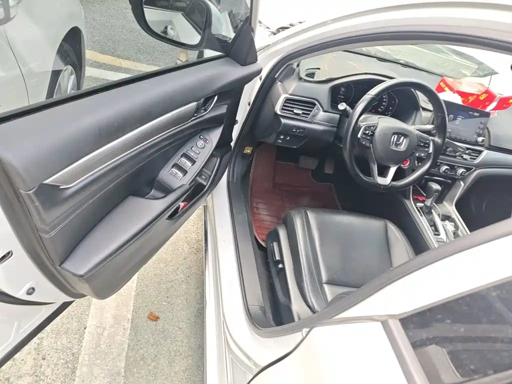 Honda Accord — миниатюра 12