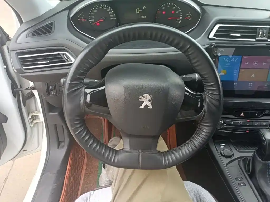 Peugeot 308 — миниатюра 11