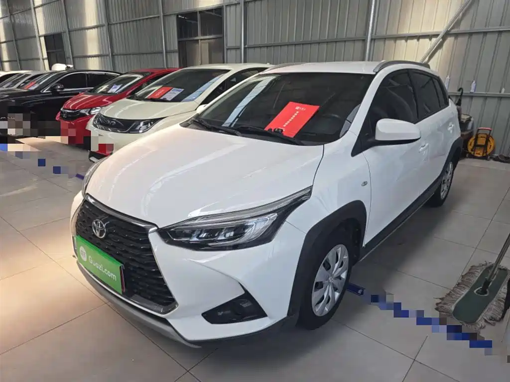 Toyota Yaris L 2023