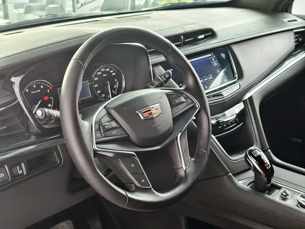 CADILLAC XT5