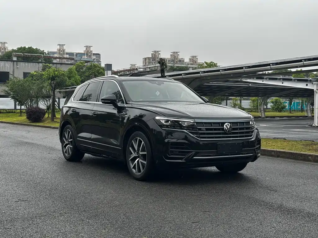 Volkswagen Touareg 2022 3.0TSI Sport
