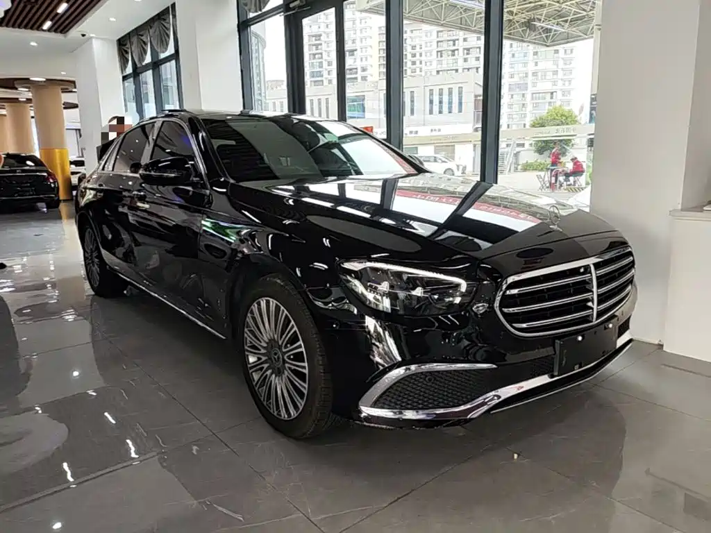 Mercedes-Benz E-Class — миниатюра 4