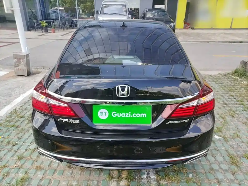 Honda Accord — миниатюра 6