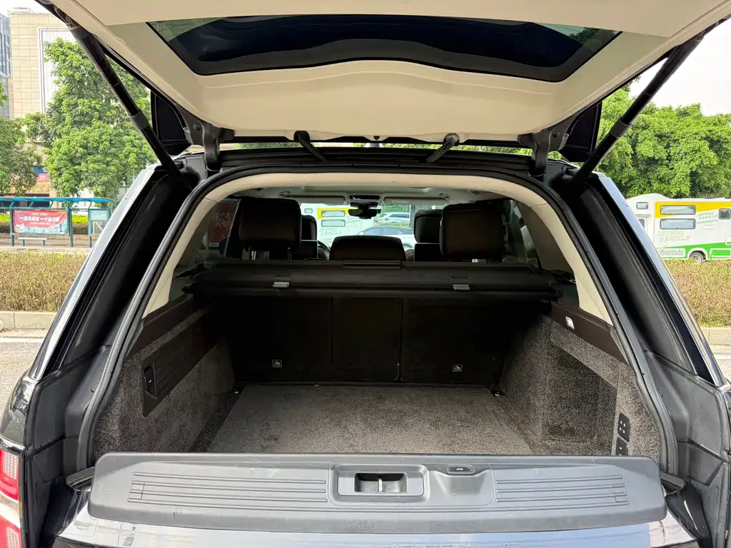 Land Rover Range Rover — миниатюра 17