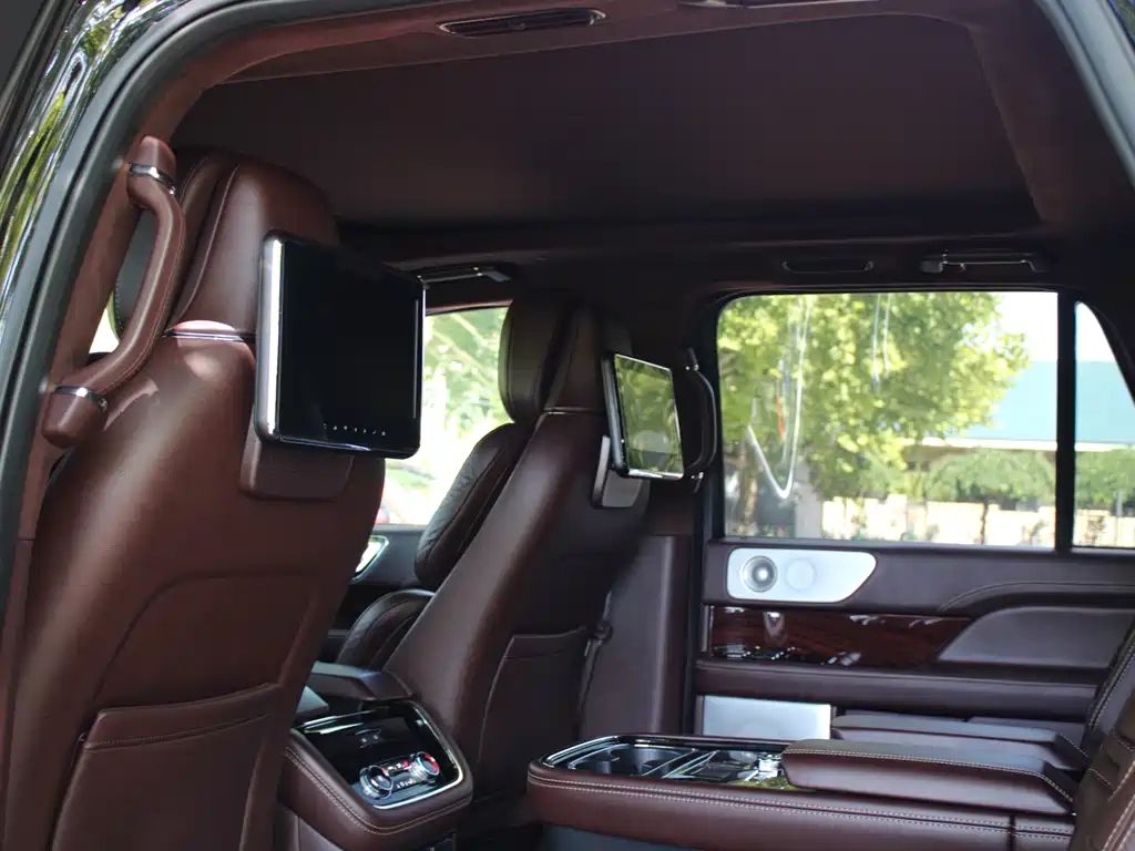 Lincoln Navigator — миниатюра 20