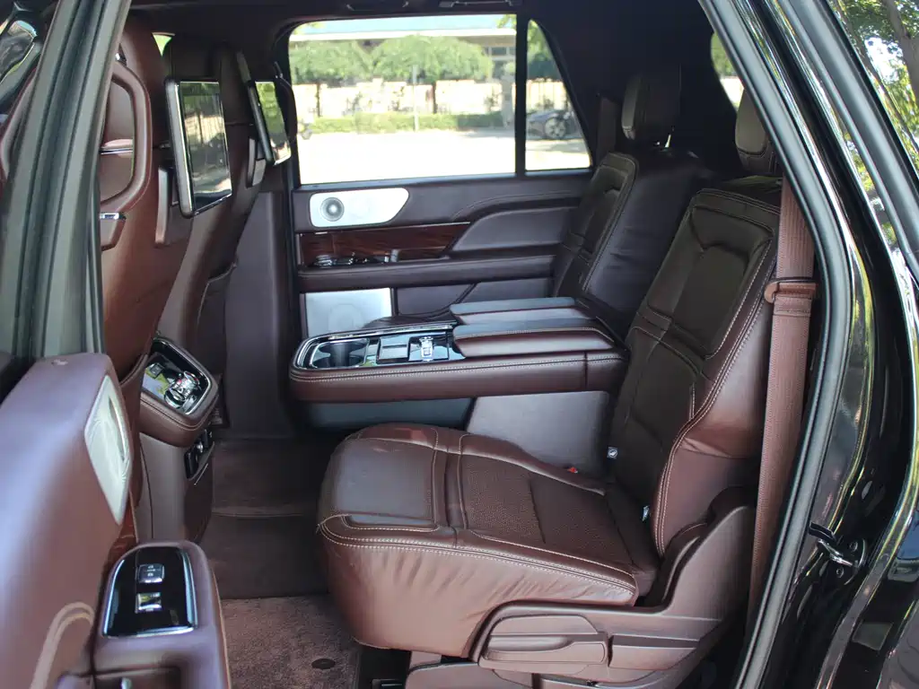 Lincoln Navigator — миниатюра 21