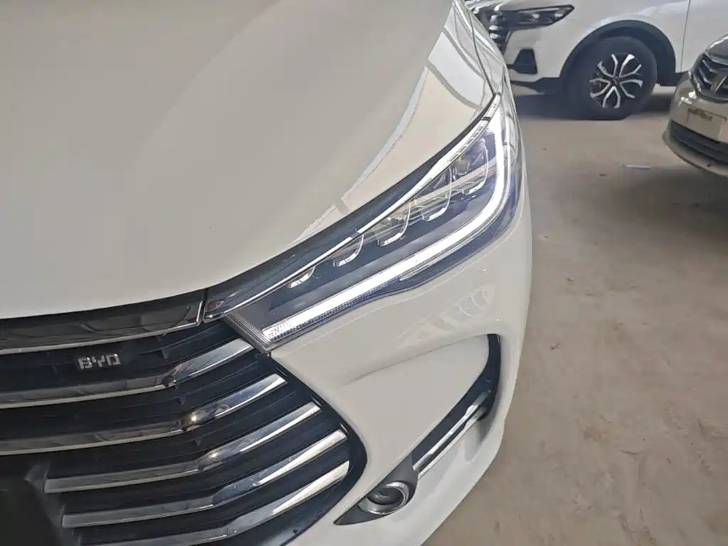 BYD MAX — миниатюра 24