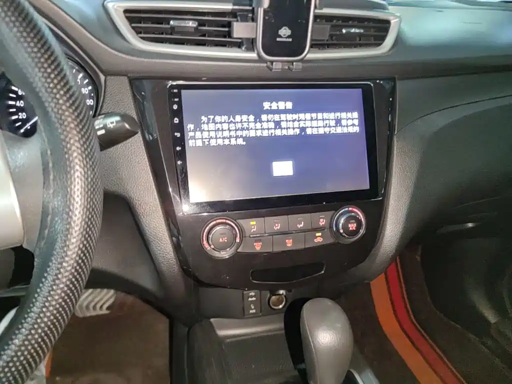 Nissan Qashqai — миниатюра 13