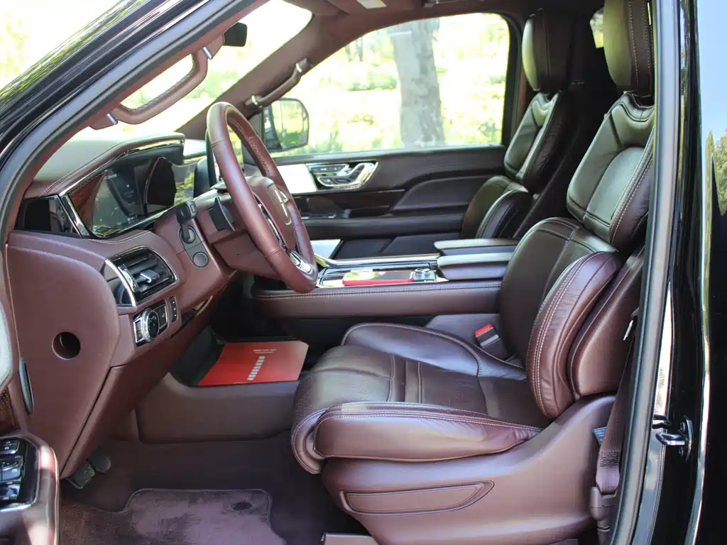 Lincoln Navigator — миниатюра 12