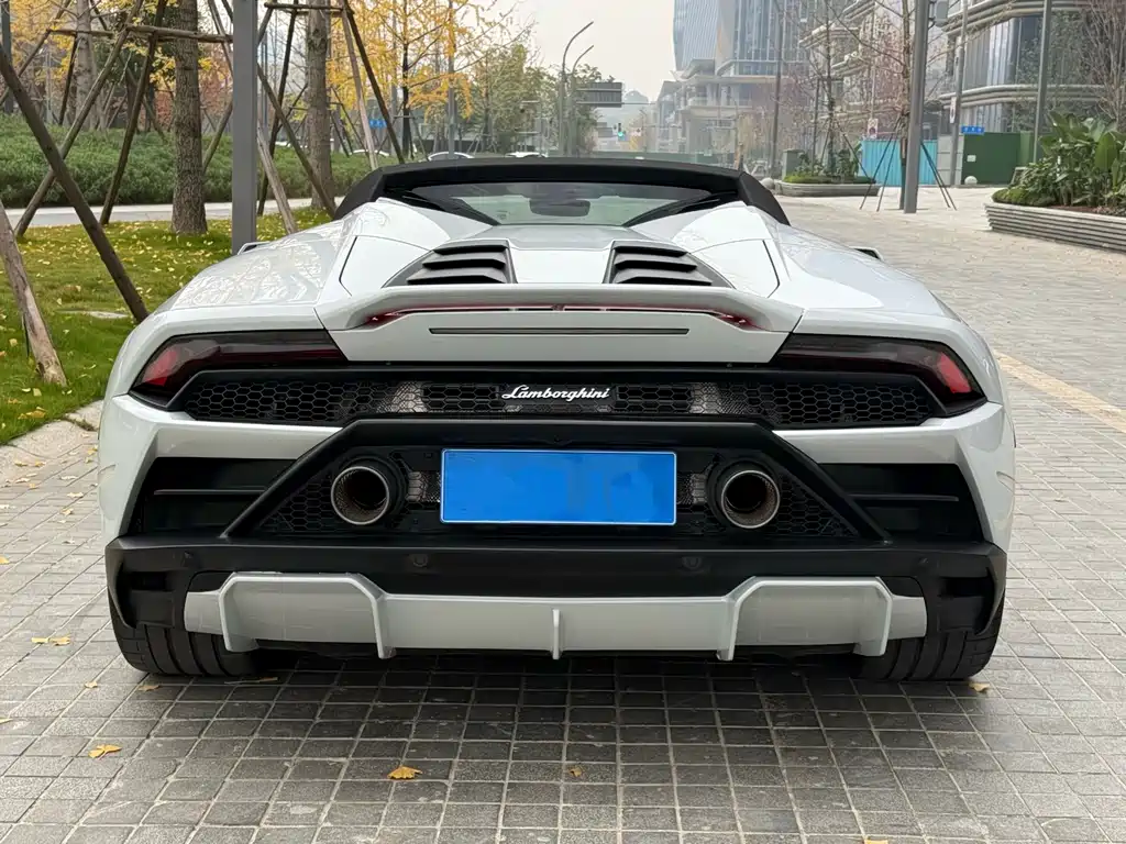 LAMBORGHINI HURACÁN