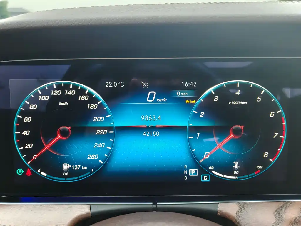 Mercedes-Benz E-Class — миниатюра 10