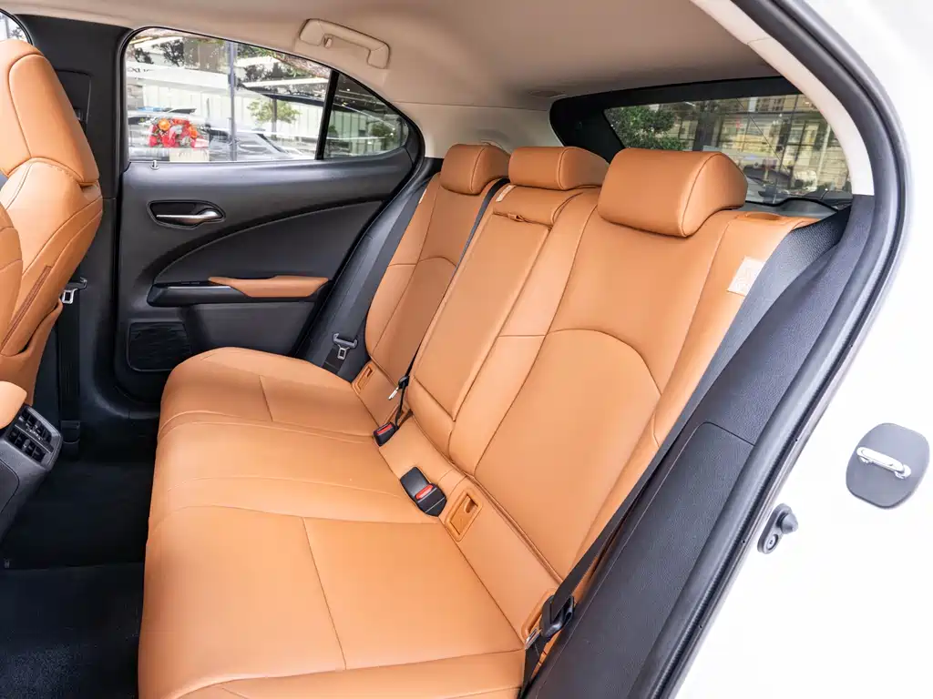 Lexus UX — миниатюра 12