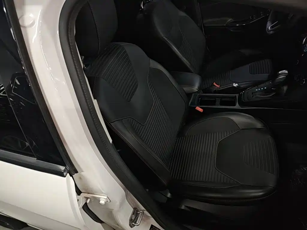 Ford Focus — миниатюра 25