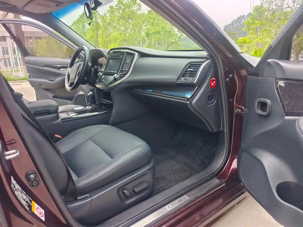 Toyota Crown 2.0T Fashion Edition, фото 13
