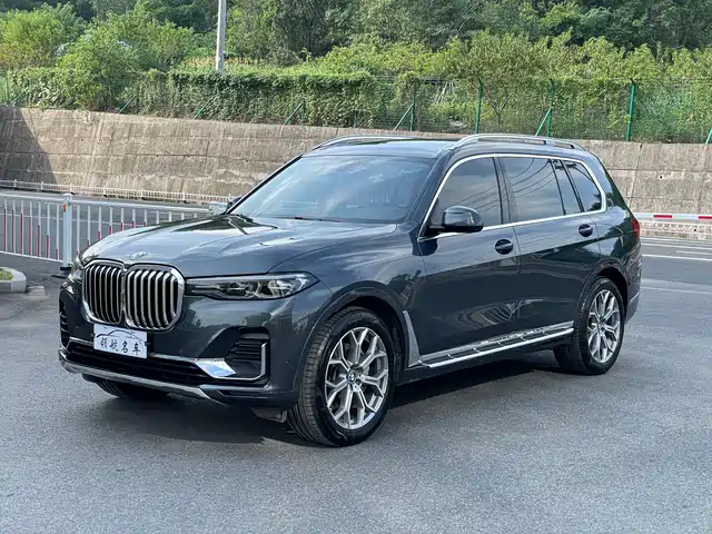 BMW  X7