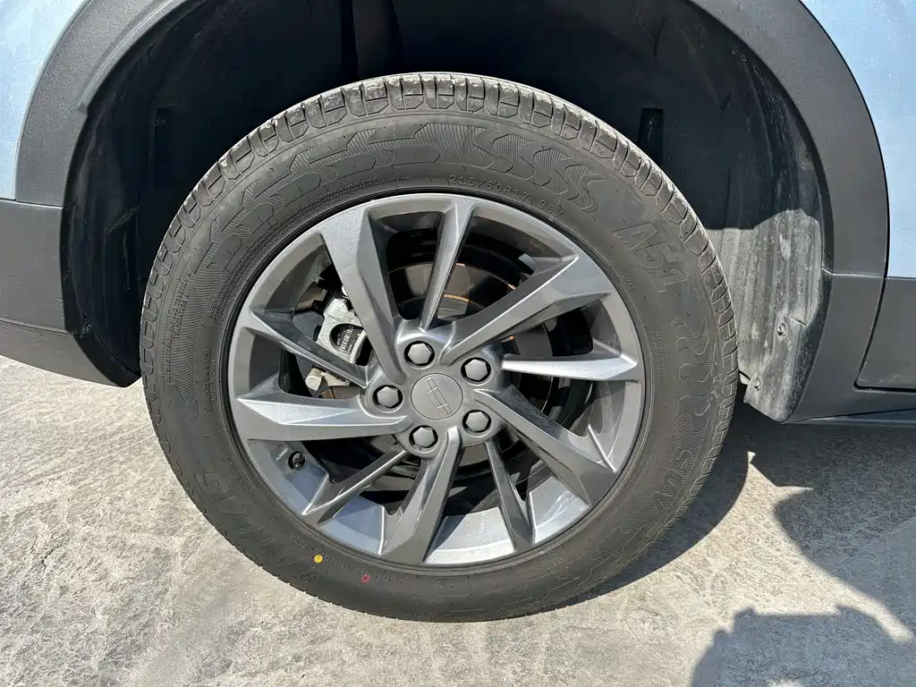 Geely Binyue — миниатюра 9