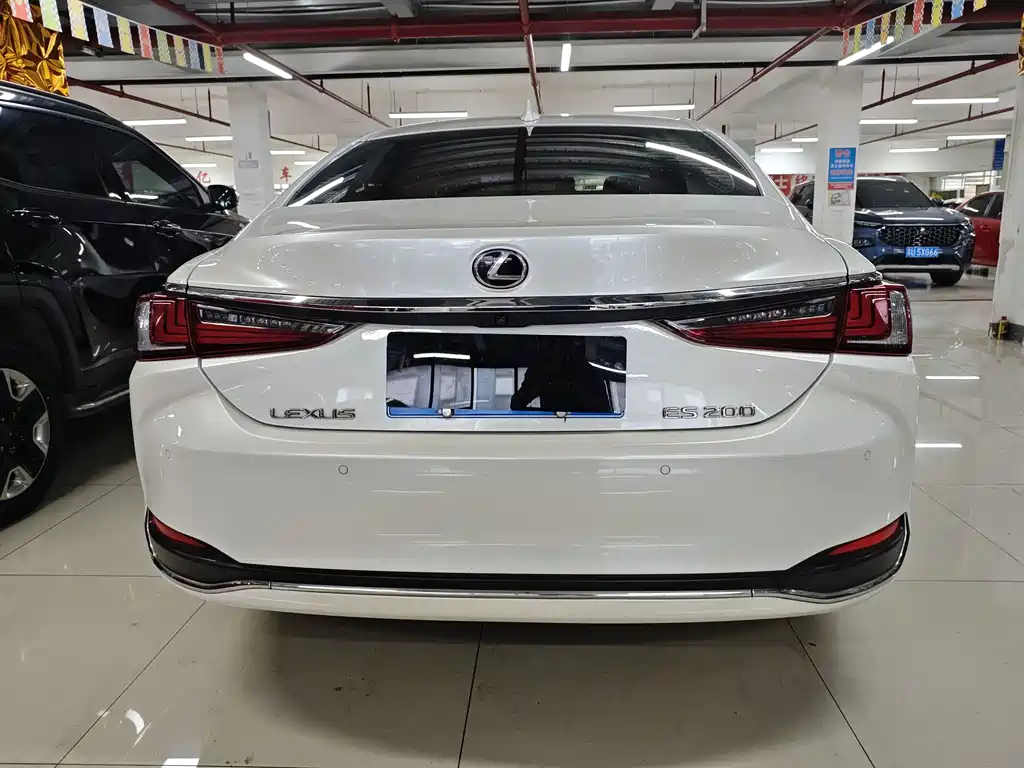 Lexus ES 2018 200 V
