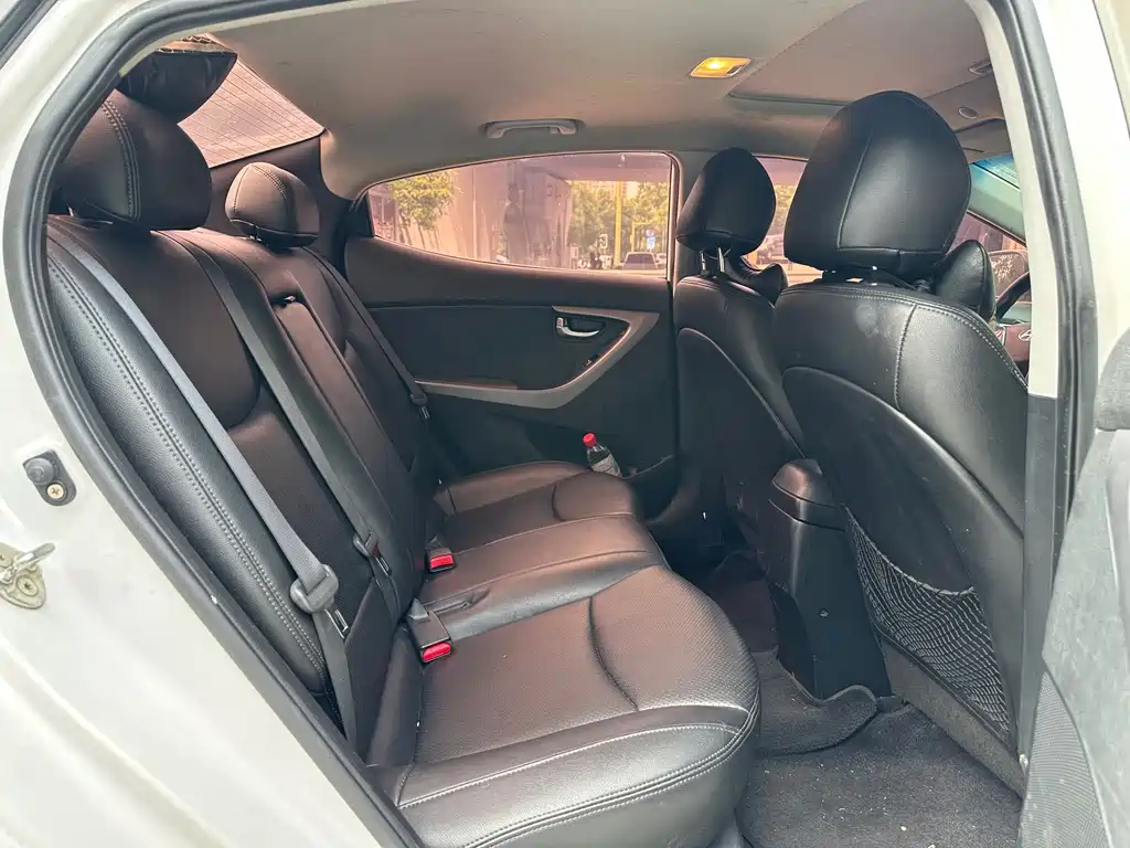 Hyundai Elantra Langdong — миниатюра 9