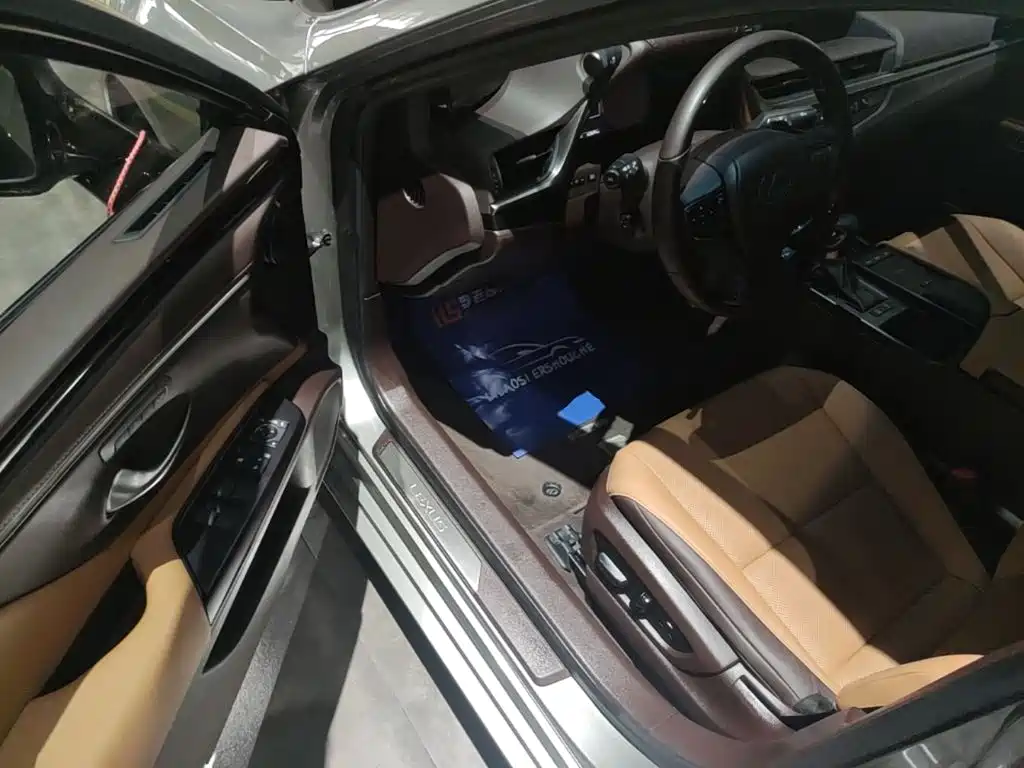 Lexus ES — миниатюра 16