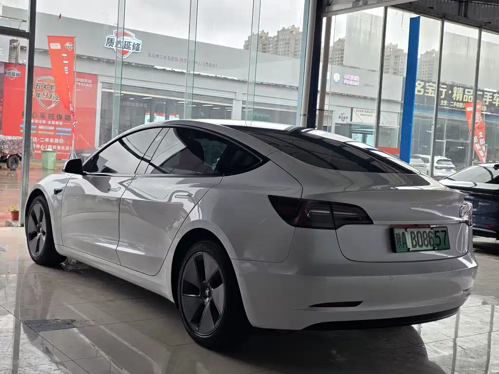 Tesla Model 3 — миниатюра 19