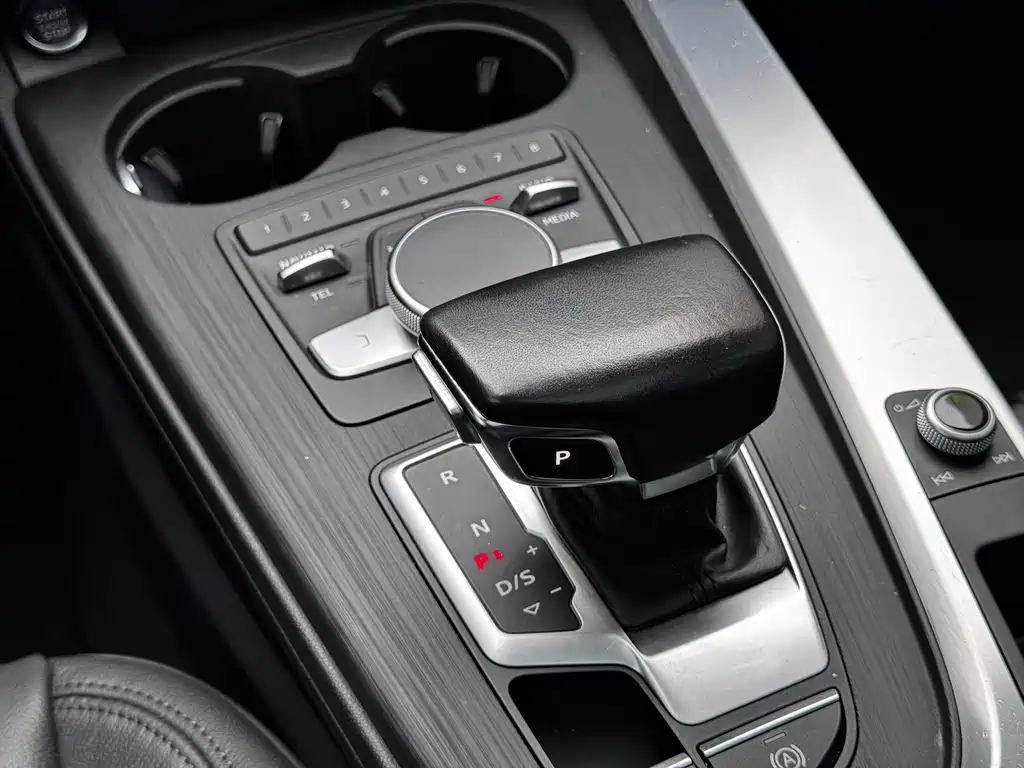 Audi A4L — миниатюра 21