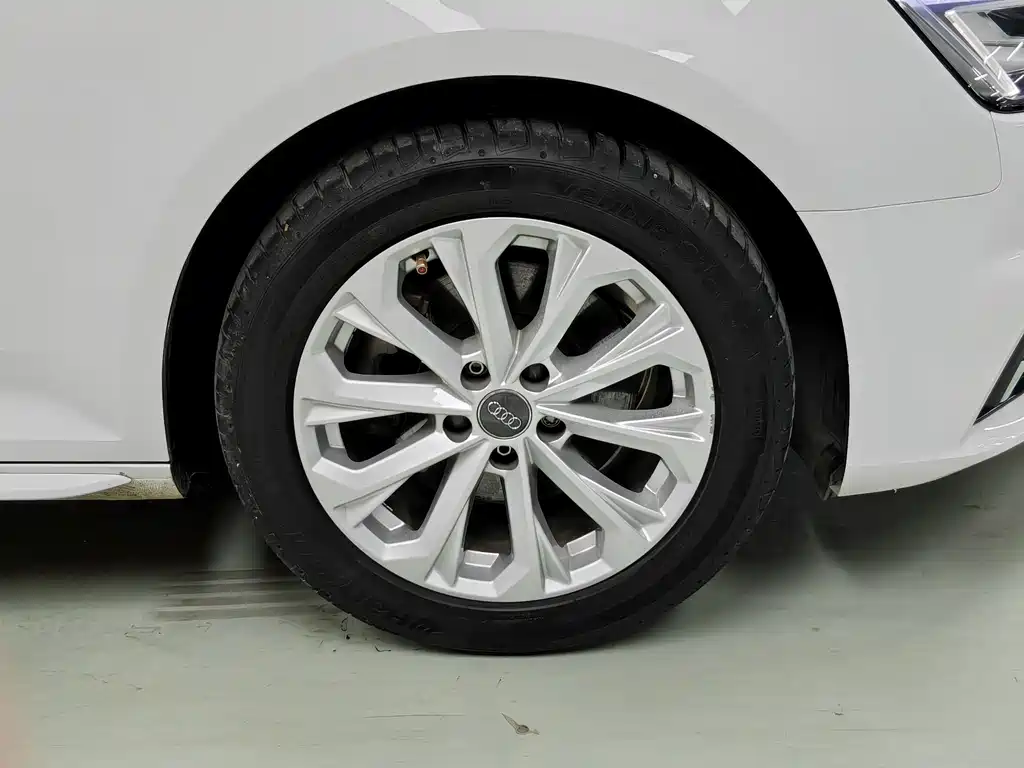 Audi A4L — миниатюра 16
