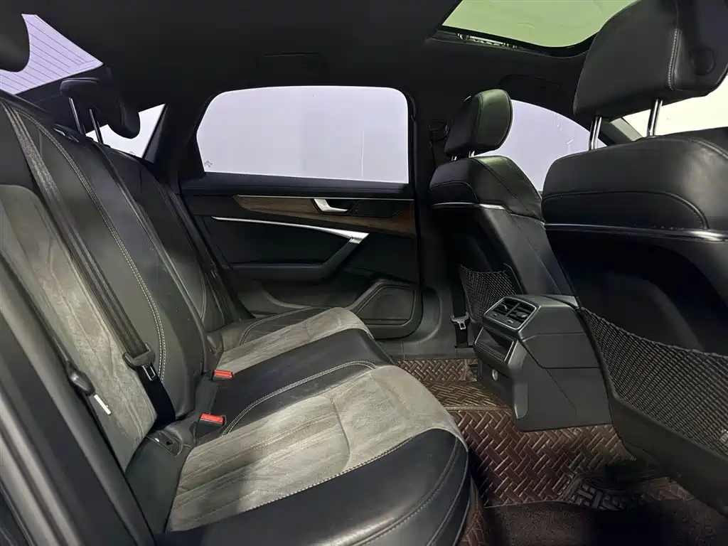 Audi A6L — миниатюра 6