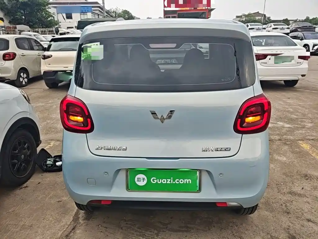 Wuling MINIEV — миниатюра 6