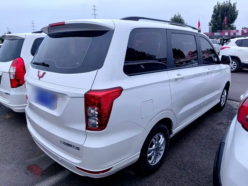 Wuling Hongguang — миниатюра 7