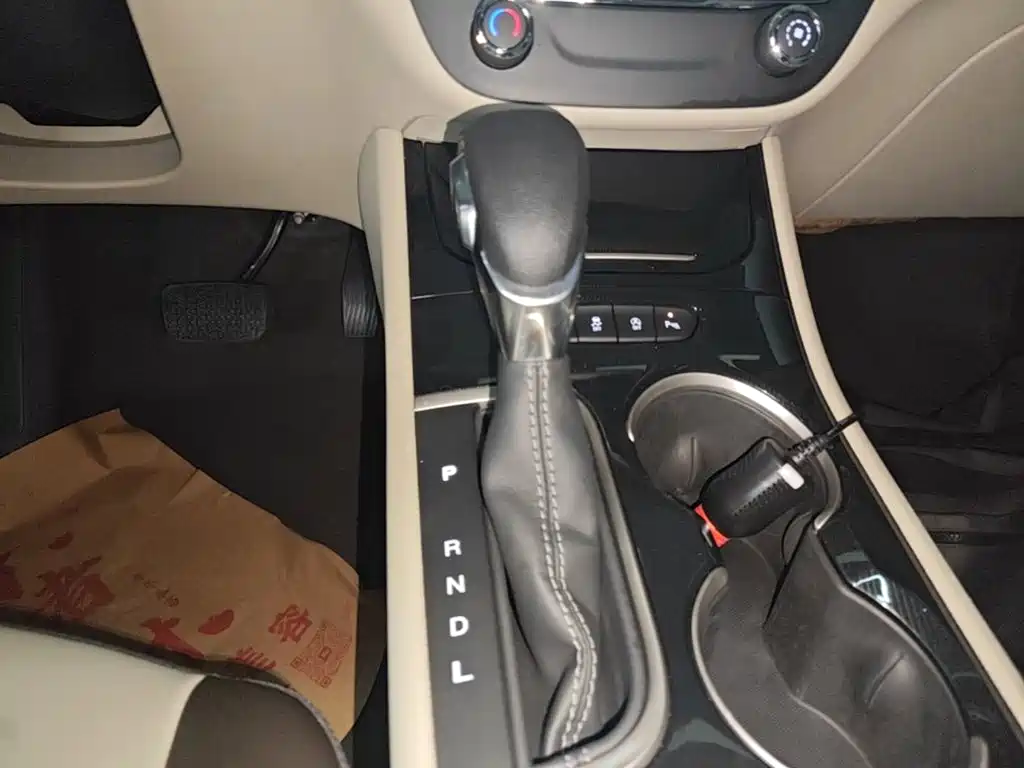 Buick Verano — миниатюра 14