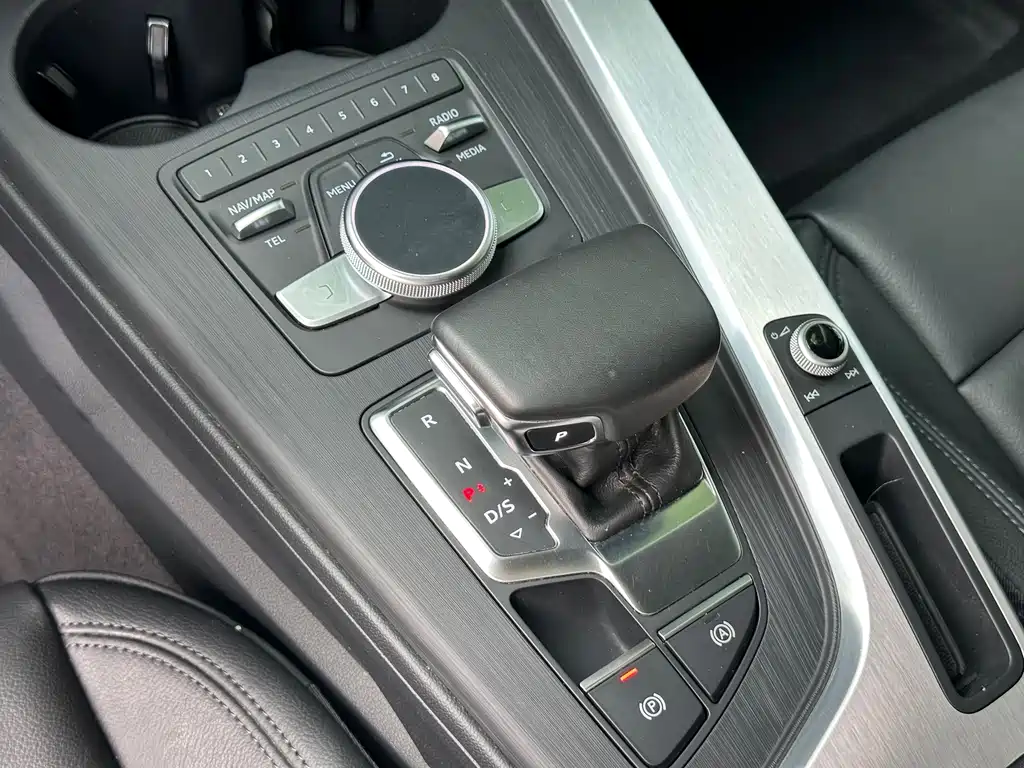 Audi A4L — миниатюра 14