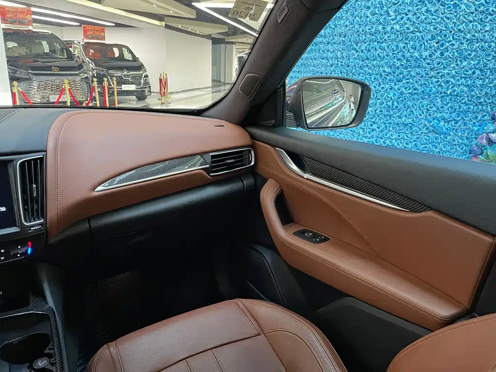Maserati Levante — миниатюра 10