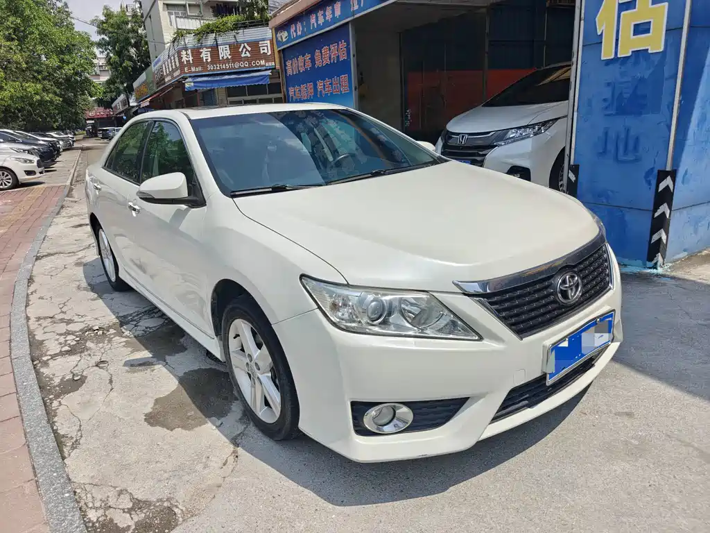 Toyota Camry — миниатюра 2