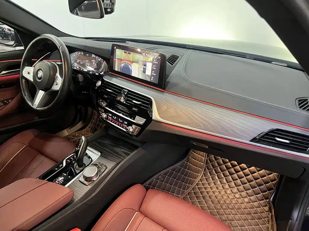 BMW 5 Series — миниатюра 11