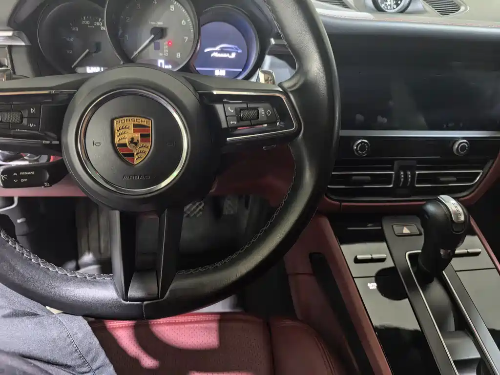 Porsche Macan — миниатюра 5