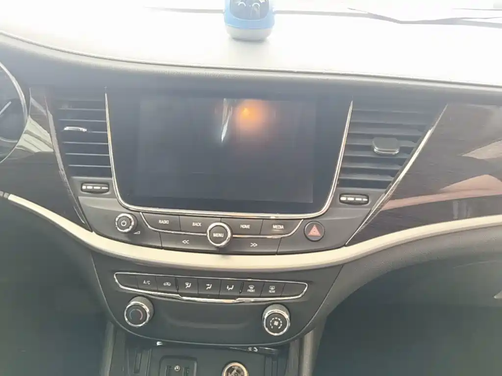 Buick Verano — миниатюра 13