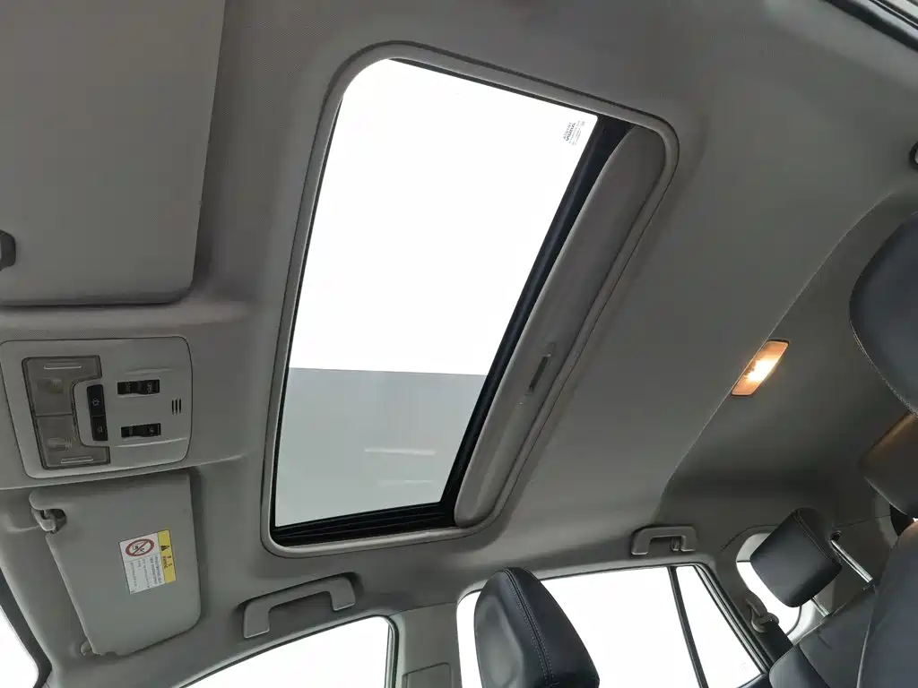 Toyota RAV4 — миниатюра 14