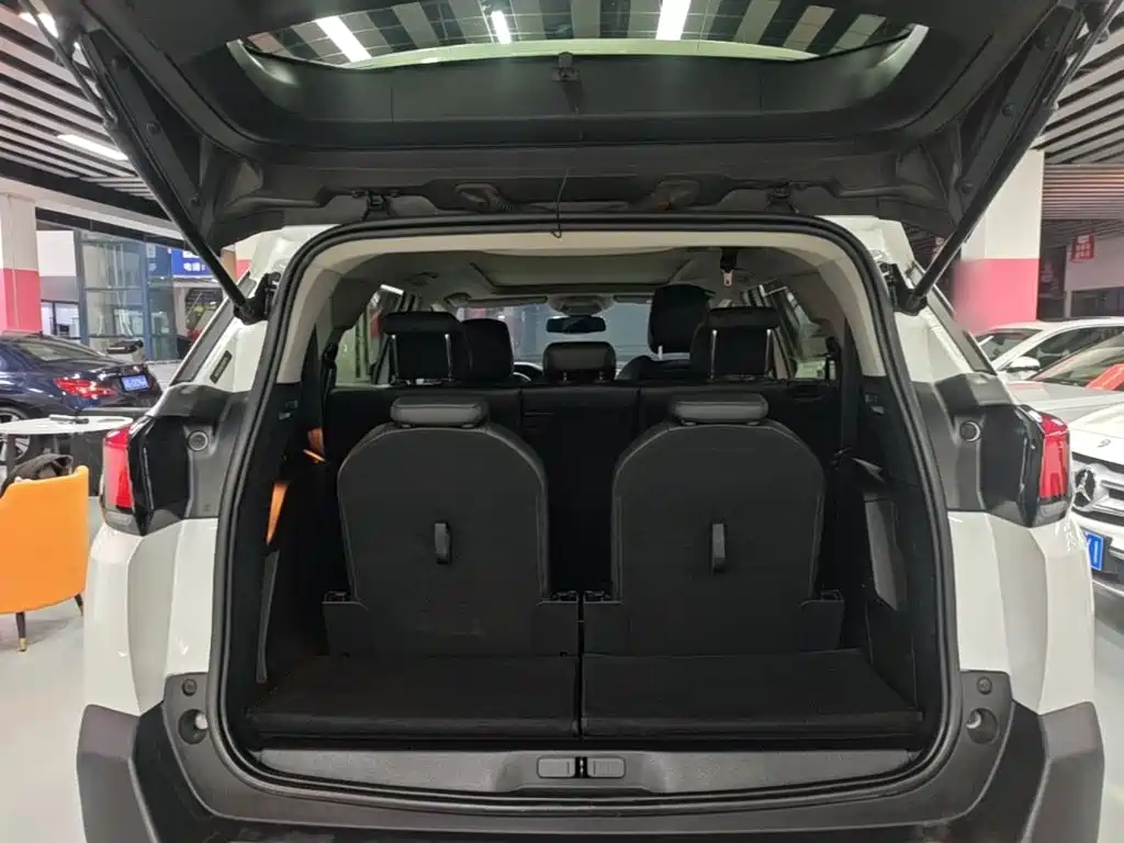 Peugeot 5008 — миниатюра 19
