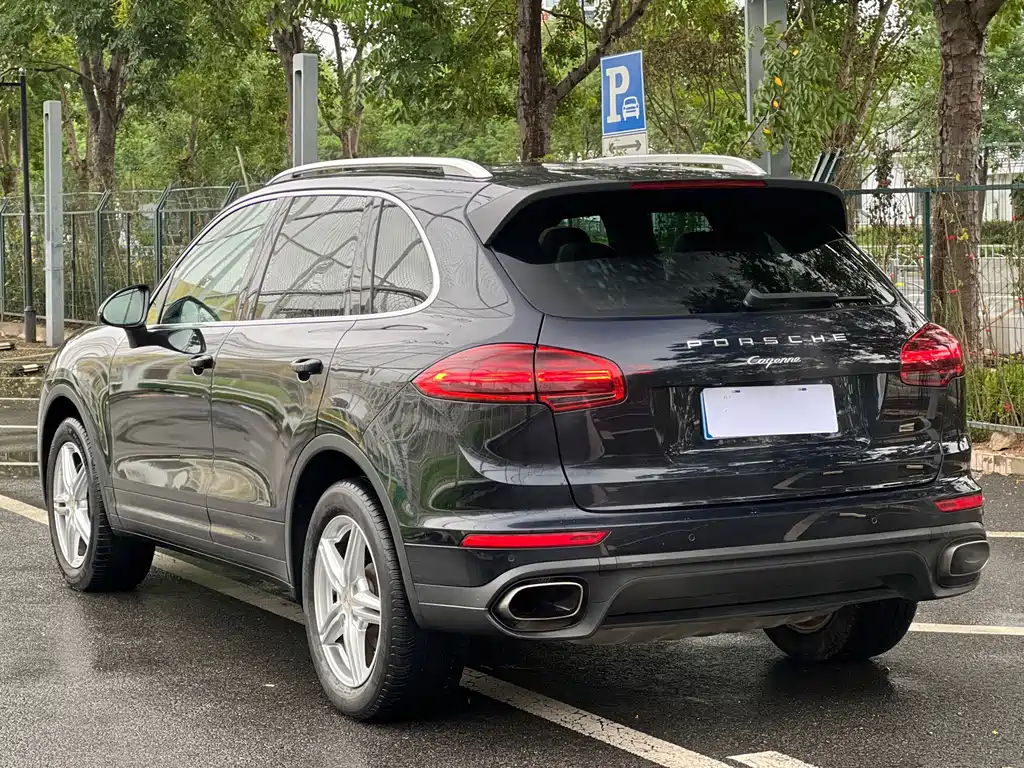 Porsche Cayenne — миниатюра 4