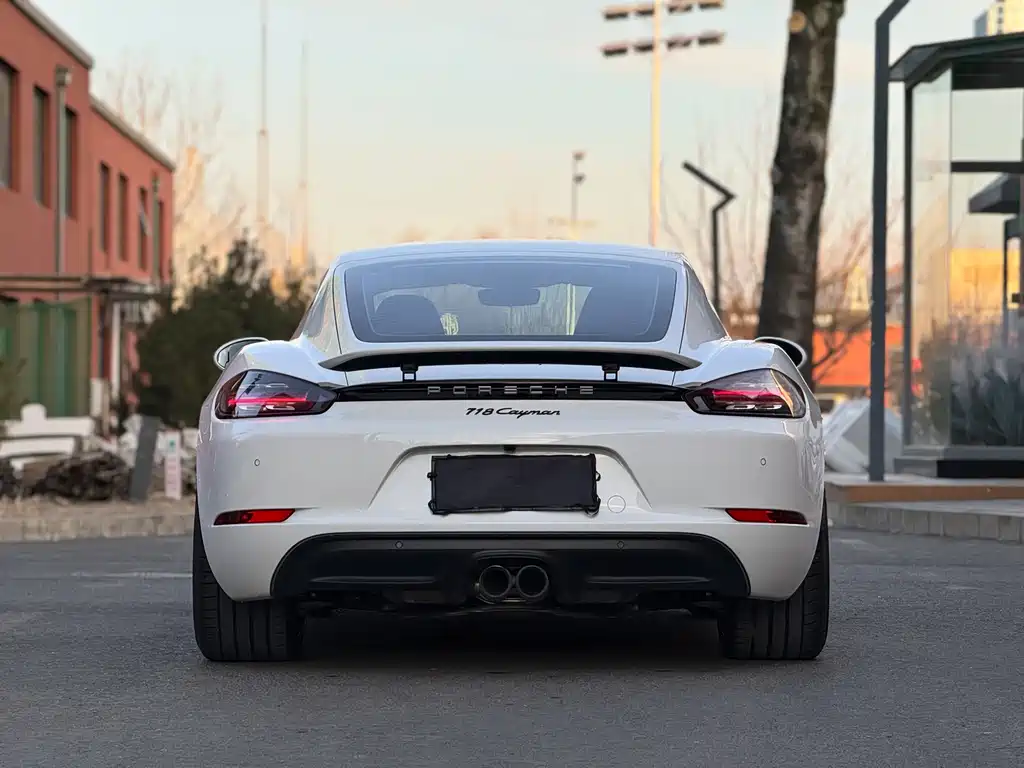 PORSCHE 718