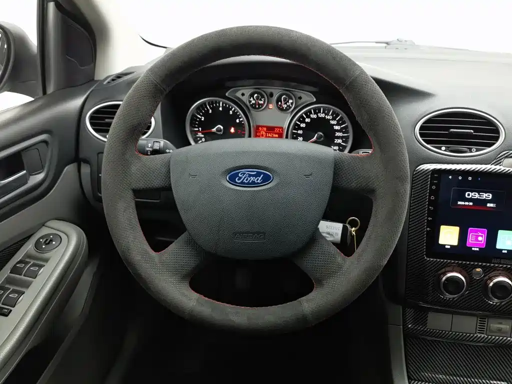 Ford Focus — миниатюра 11