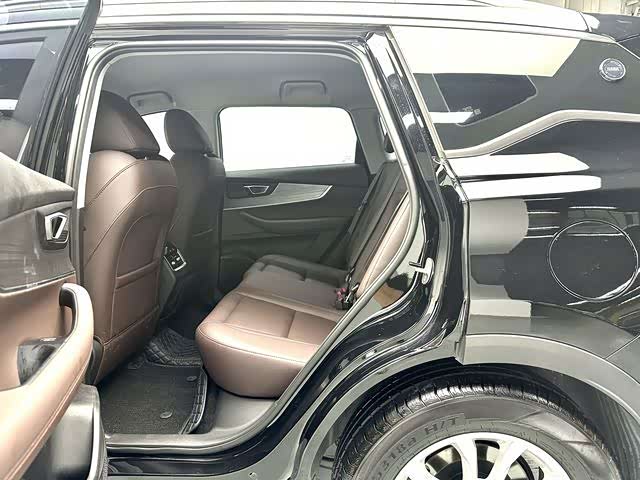 CHERY Tiggo 7 1.5 л 2025 г. Чёрный, пробег 10100 км