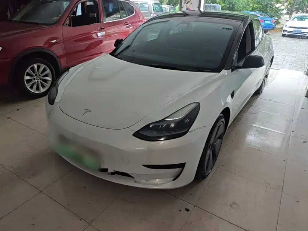 Tesla Model 3 — миниатюра 2