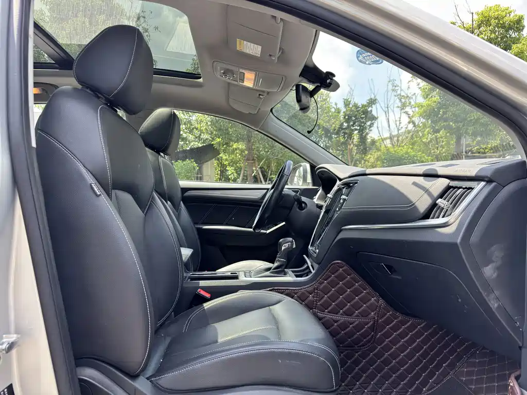 Roewe RX5 New Energy — миниатюра 9
