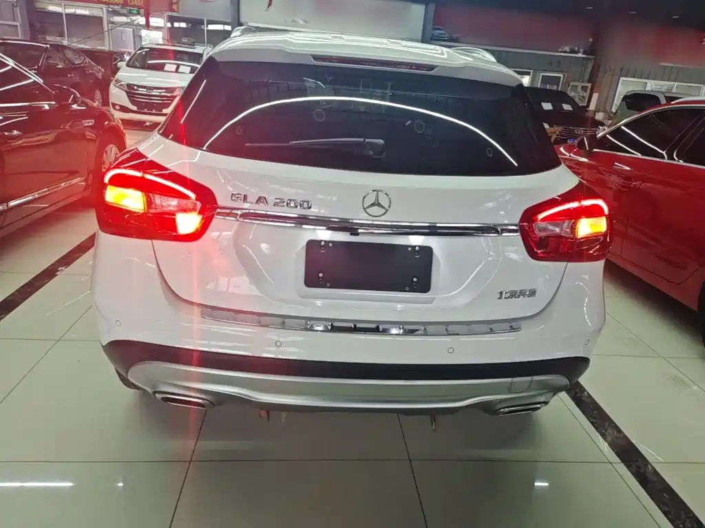 Mercedes-Benz GLA — миниатюра 6
