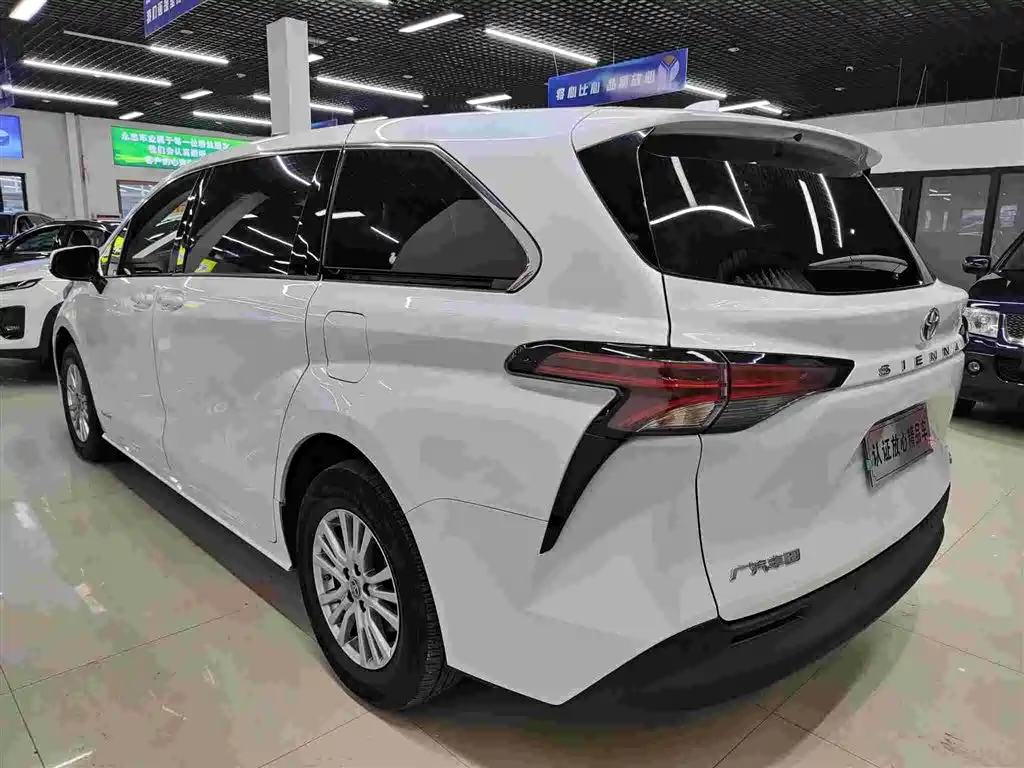 Toyota Sienna 2021 2.5L Comfort