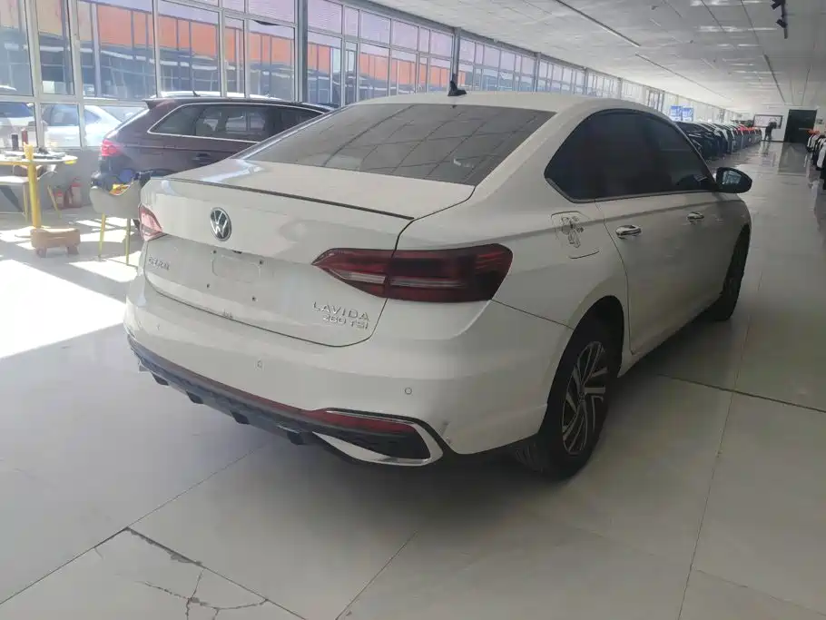 Volkswagen Lavida — миниатюра 3