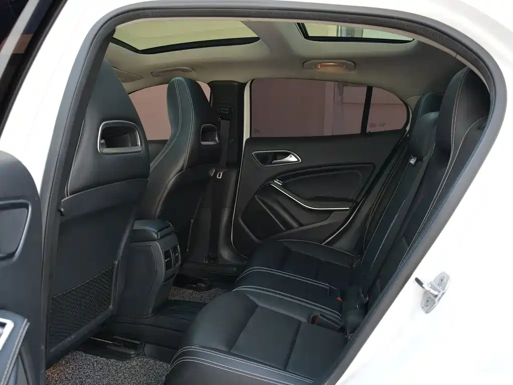 Mercedes-Benz GLA — миниатюра 6